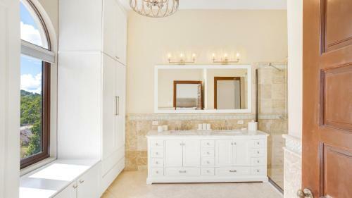 Sandcastle Villa & Beach House