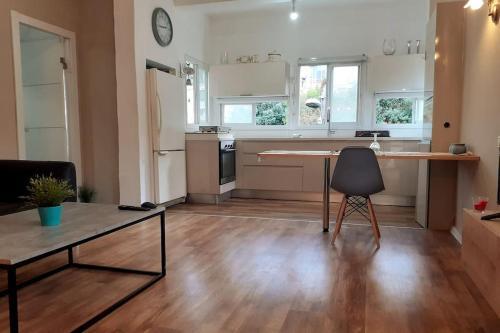 Magical Apartment Close To The Baha'i Gardens
