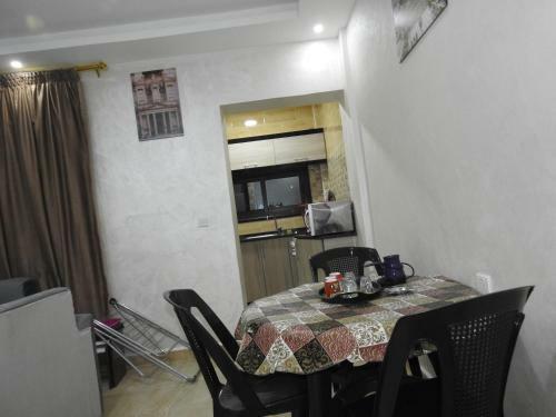 Amro Petra Apartment