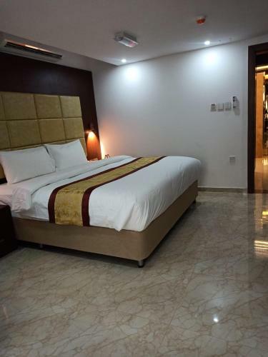 Grand Mirage Hotel