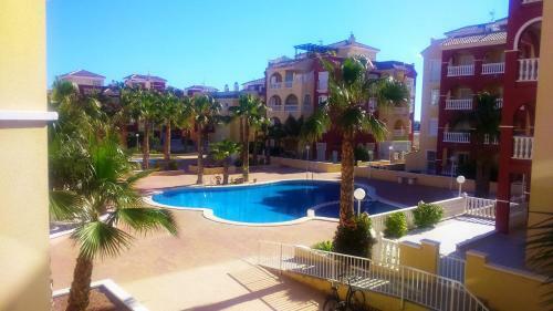 Beautiful 3 Bed, 2 Bath Modern Apartment