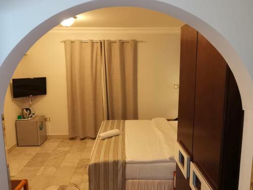 Al Ghubrah Plaza Hotel