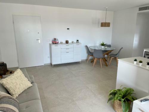 Apartamento Nuevo Junto Al Mar Con Plaza De Garaje!!
