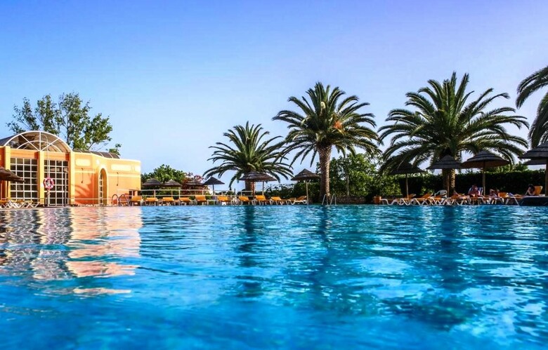 Hotel Colina Village