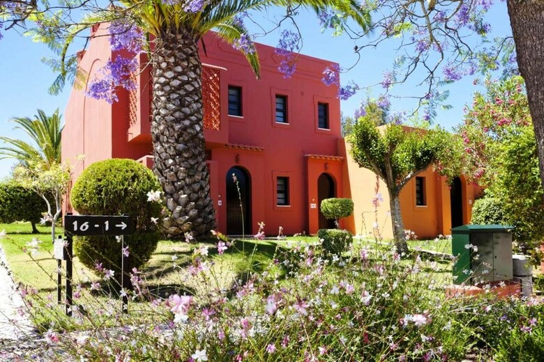 Hotel Colina Village