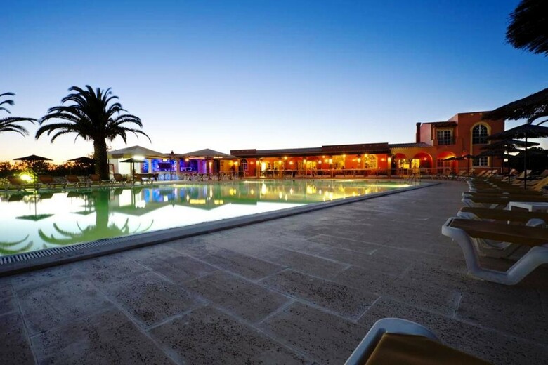 Hotel Colina Village