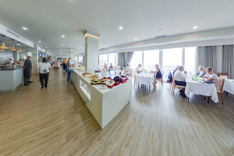 Hotel Orca Praia