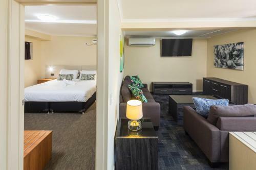 Balaclava Hotel