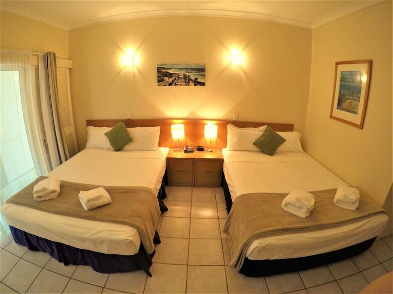 Hotel Crystal Garden Resort & Restaurant