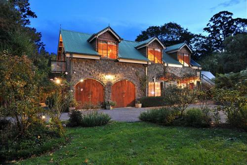 Bed & Breakfast Mary Cards Coach House