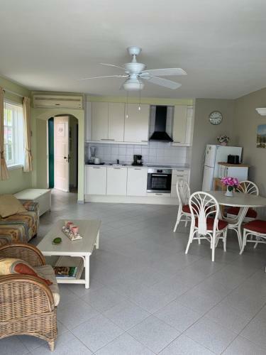 Apartamento Oceanfront Condo With Pool,breathtaking View, Wifi