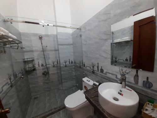 Hotel Kh�ch S?n Nguy�n Long