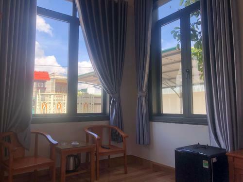 Hotel Kh�ch S?n Nguy�n Long