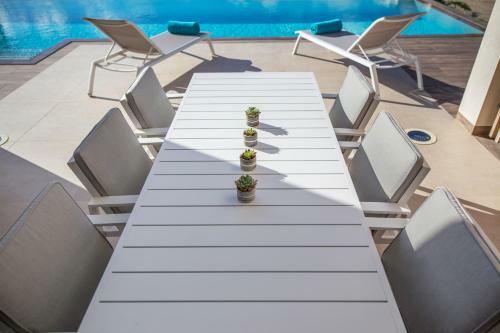 Villa Caraibas Modern Air-conditioned Vacation Home For Architectural Design Lovers
