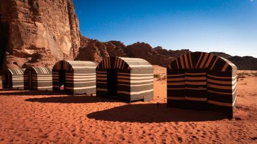 Bed & Breakfast Desert Colored