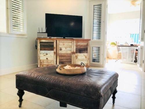 Luxury Seafront 4p Large Ground Floor Apartment