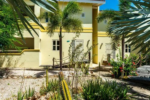 Hotel Bonaire Luxury Suites By Vrhost