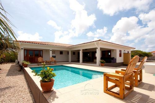 Casa Calida In Sabalpalm Villas
