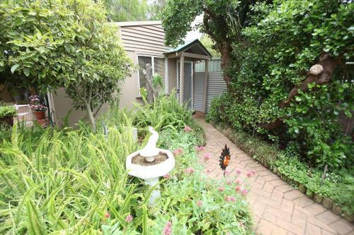 Hostal Jacaranda Guest House
