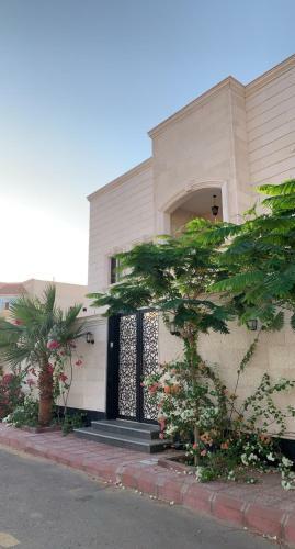Luxury Fully Furnished Villa ???? ?????