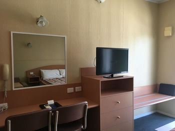 Parkville Motel