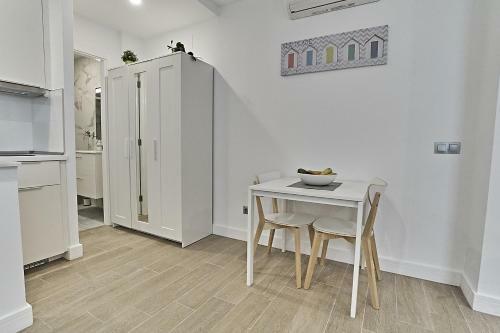 Apartamento Malib� Canteras Studio 8 - Playa, Wifi, Smarttv, AC