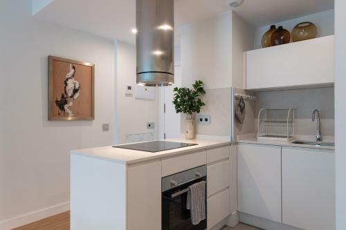 Suite Lux Apartment. 80m From Beach. Freeparking.