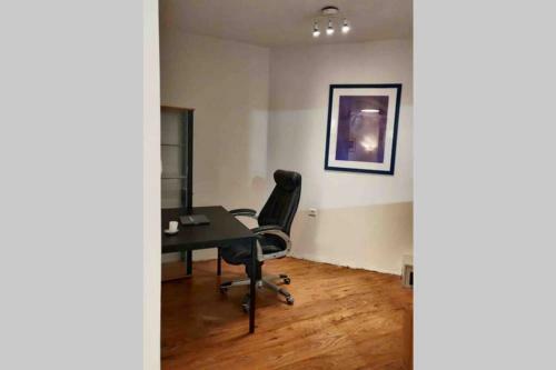 Stylish Private Garden Apartment W/ A Pool & Gym.