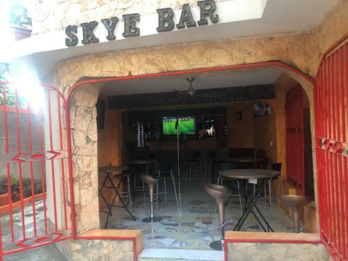 Hostal Skye Bar & Lounge