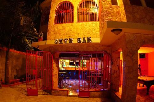 Hostal Skye Bar & Lounge