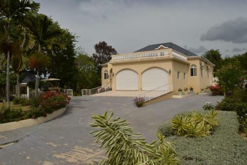 Day-o And Daylight Villas