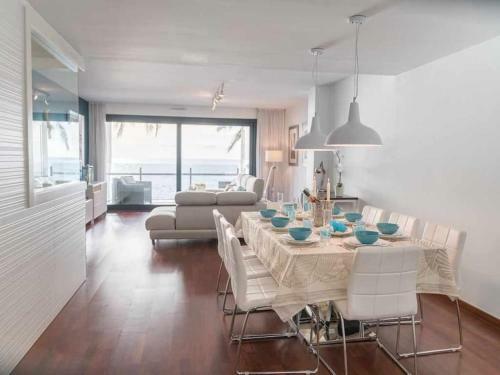 Lujoso Apartamento A 1a L�nea Del Mar