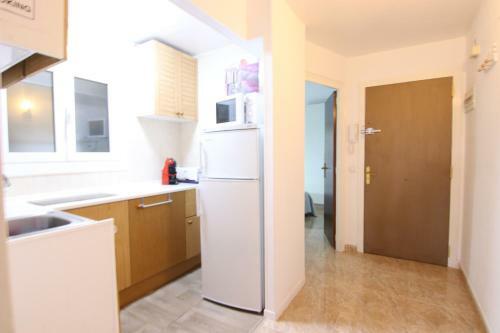 Apartment With Balcony Close To The Beach
