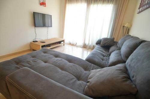 Apartamento De 3 Dormitorios Equipado Fenals