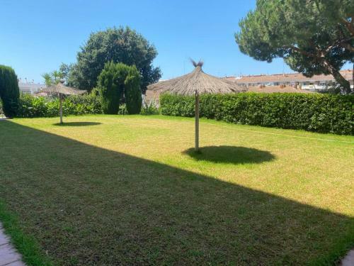 Apartamento Piso En Coraz�n de Fenals. Playas, Piscina, Terraza.
