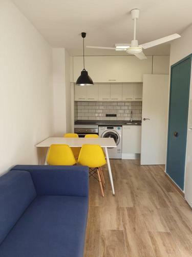 Apartamento Piso En Coraz�n de Fenals. Playas, Piscina, Terraza.
