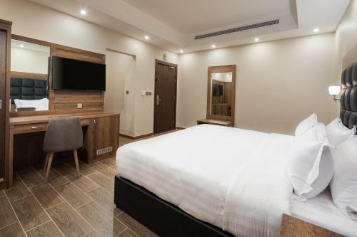 Hotel Mirada Purple - Zahra