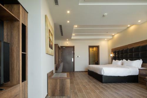 Hotel Mirada Purple - Zahra