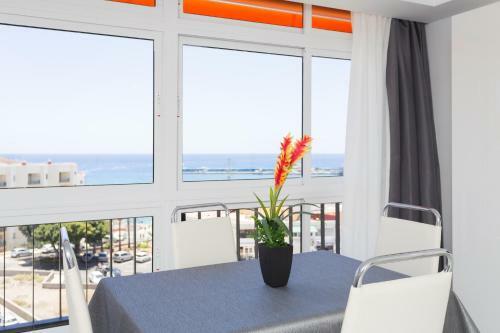 Apartamento 63 Los Cristianos Sea Front