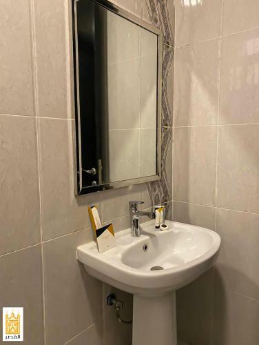 The Palace Hotel Suites