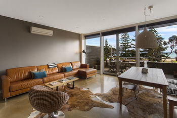 Aquabelle Apartments