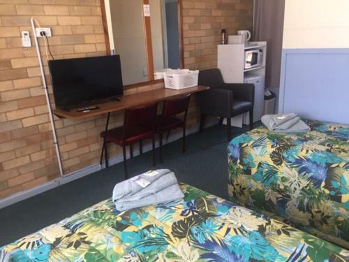 Governors Hill Motel