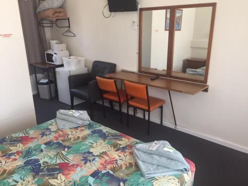 Governors Hill Motel