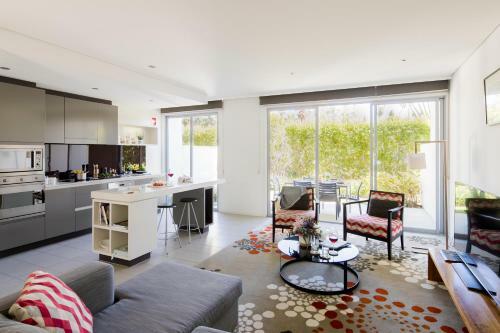 Hotel Pullman Magenta Shores Resort (formerly Quay West Resort)