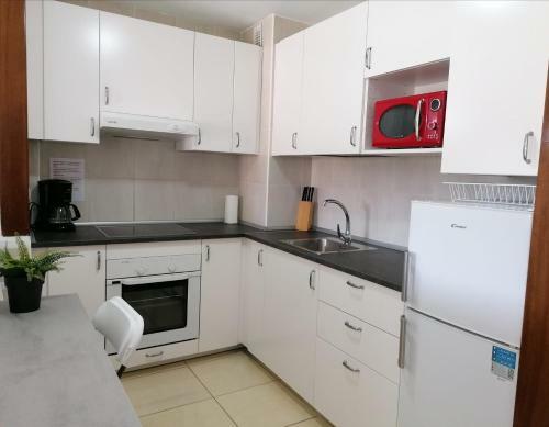 Large Studio Apartment With Lovely Terrace And Wifi