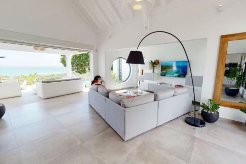 The View - Magnifique Villa Face � La Mer