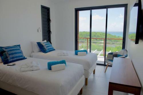 The View - Magnifique Villa Face � La Mer