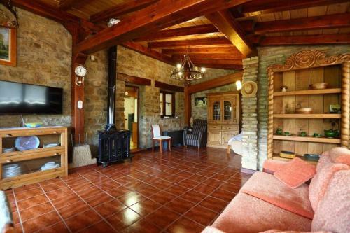 Casa Tur�stica ''los Chaleco'' En Lumbreras Con Terraza Privada.