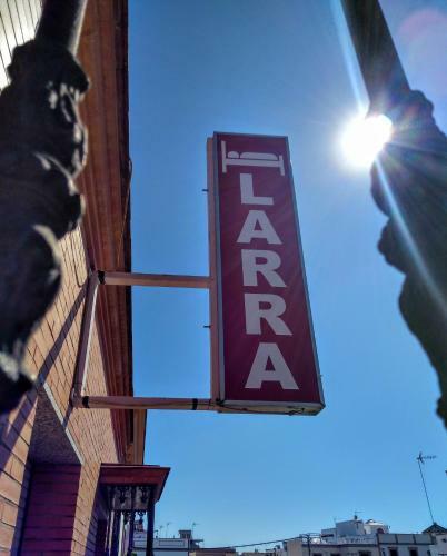 Hostal Pensi�n Larra