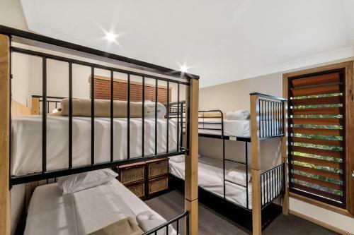 Big4 Airlie Cove Resort & Caravan Park